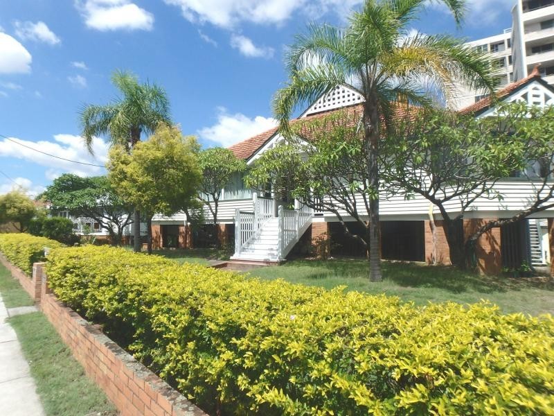 2/27 Dornoch Terrace, Highgate Hill QLD 4101