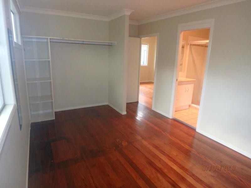 17 Tranters Avenue, Camp Hill QLD 4152