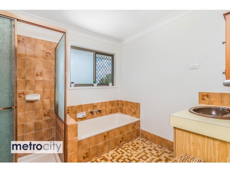 61 Prosser St, Riverhills QLD 4074