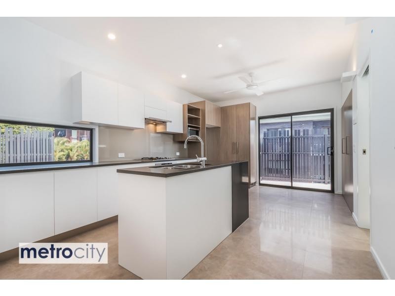 173 Sir Fred Schonell Drive, St Lucia QLD 4067