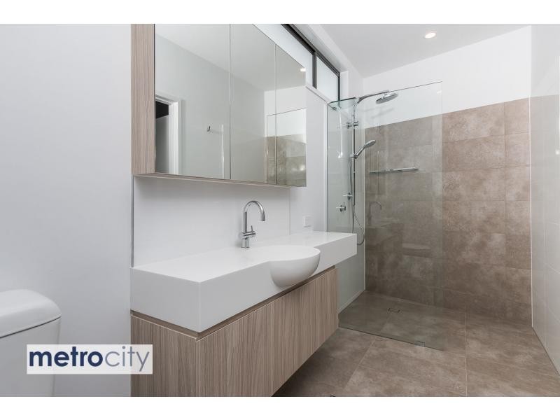 173 Sir Fred Schonell Drive, St Lucia QLD 4067