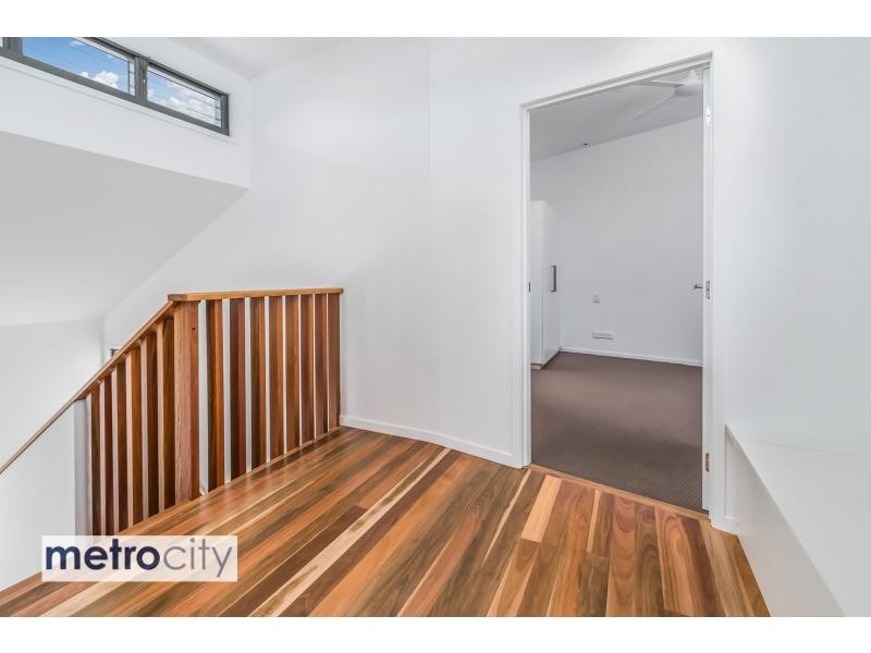 173 Sir Fred Schonell Drive, St Lucia QLD 4067