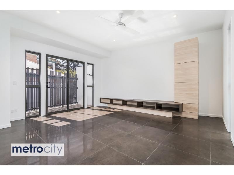 173 Sir Fred Schonell Drive, St Lucia QLD 4067