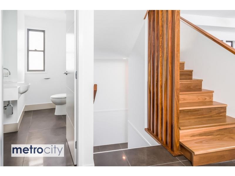 173 Sir Fred Schonell Drive, St Lucia QLD 4067