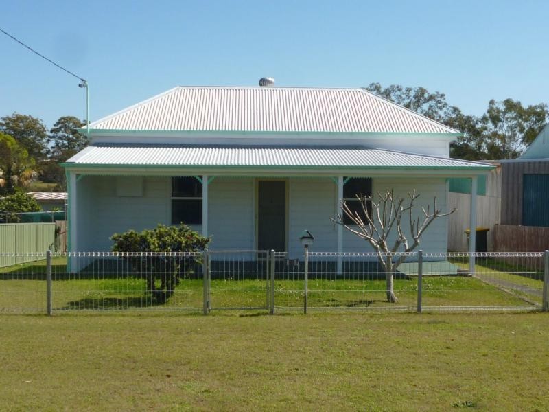 8 Park Avenue, West Kempsey NSW 2440