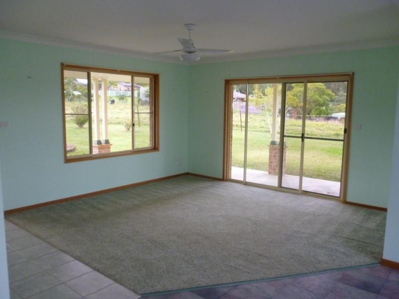 111 Old Aerodrome Road, Aldavilla NSW 2440