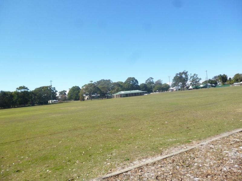 18 Fourth Avenue, Stuarts Point NSW 2441