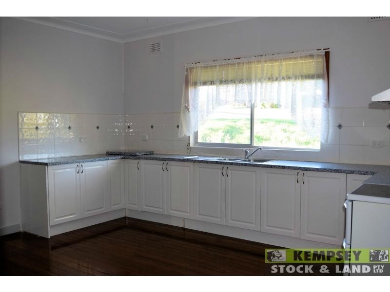 57 Clarence Ryan Avenue, West Kempsey NSW 2440