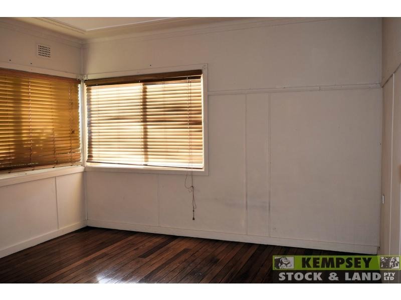 57 Clarence Ryan Avenue, West Kempsey NSW 2440