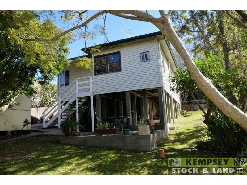 57 Clarence Ryan Avenue, West Kempsey NSW 2440