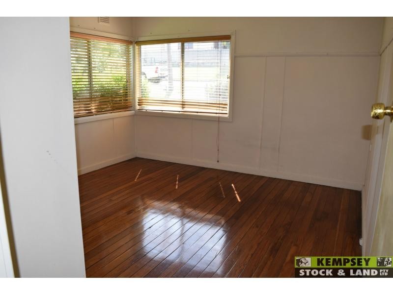57 Clarence Ryan Avenue, West Kempsey NSW 2440