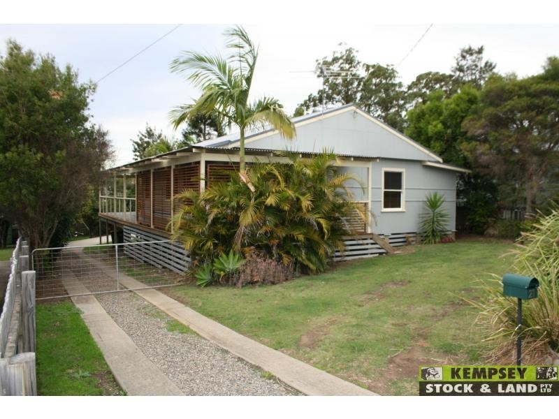 21 Elrington Avenue, West Kempsey NSW 2440