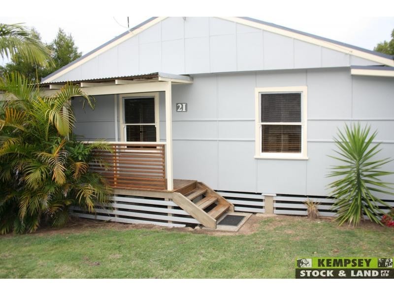 21 Elrington Avenue, West Kempsey NSW 2440