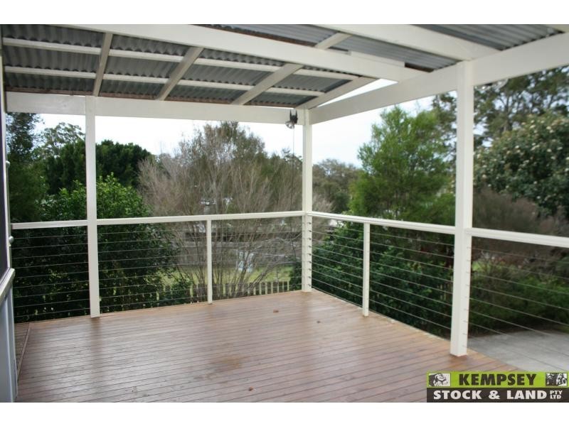 21 Elrington Avenue, West Kempsey NSW 2440