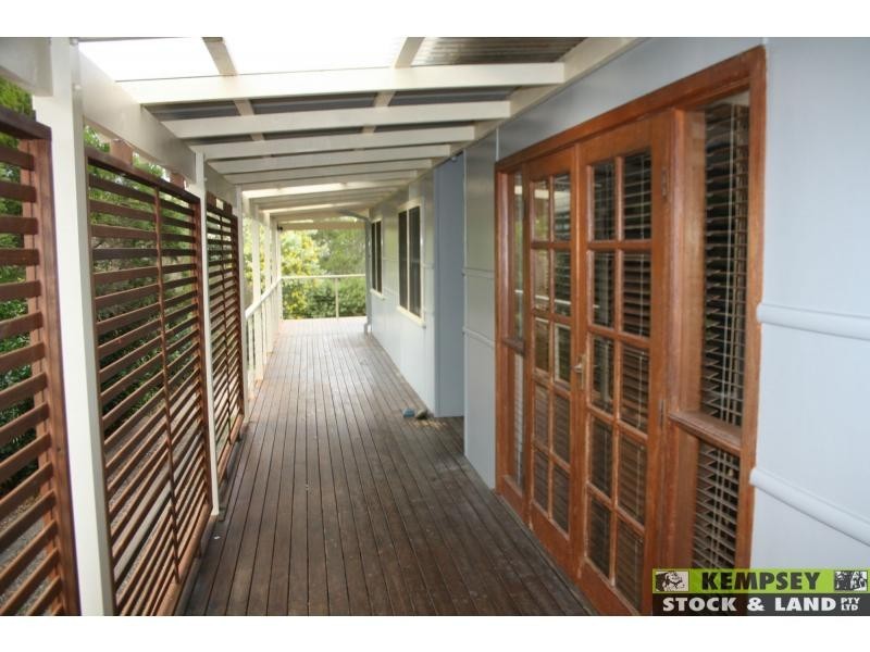 21 Elrington Avenue, West Kempsey NSW 2440