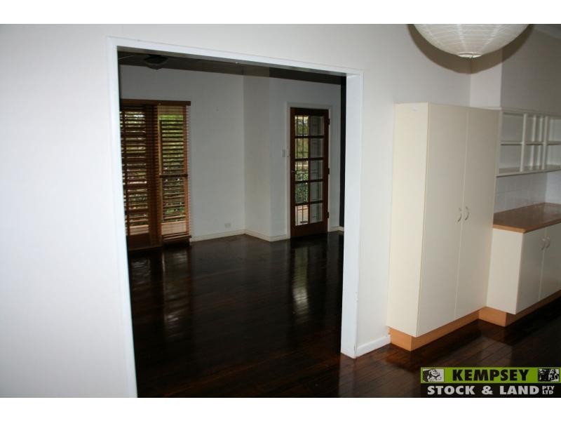 21 Elrington Avenue, West Kempsey NSW 2440