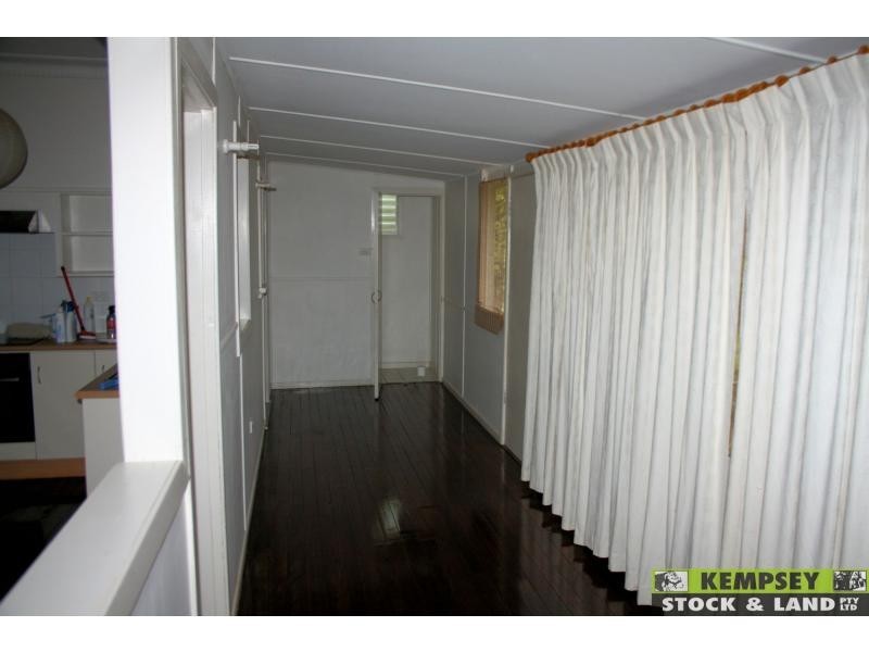 21 Elrington Avenue, West Kempsey NSW 2440