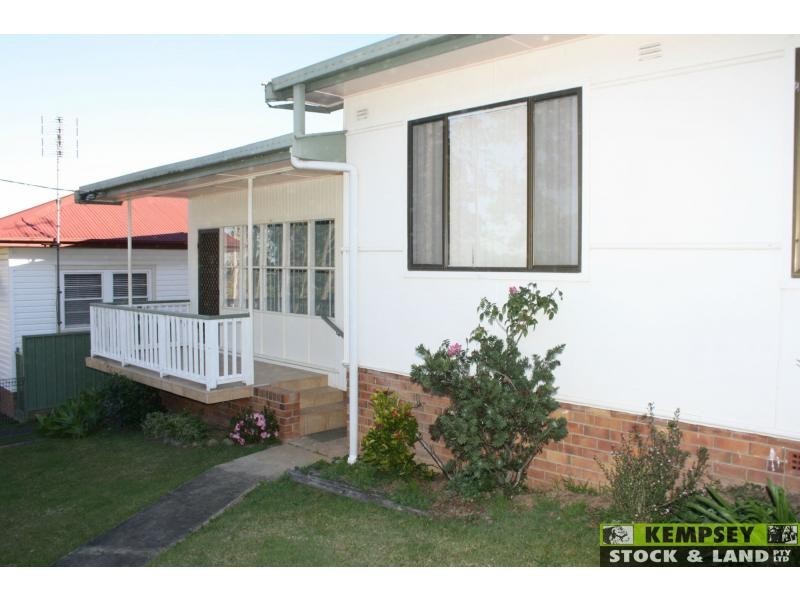 West Kempsey NSW 2440