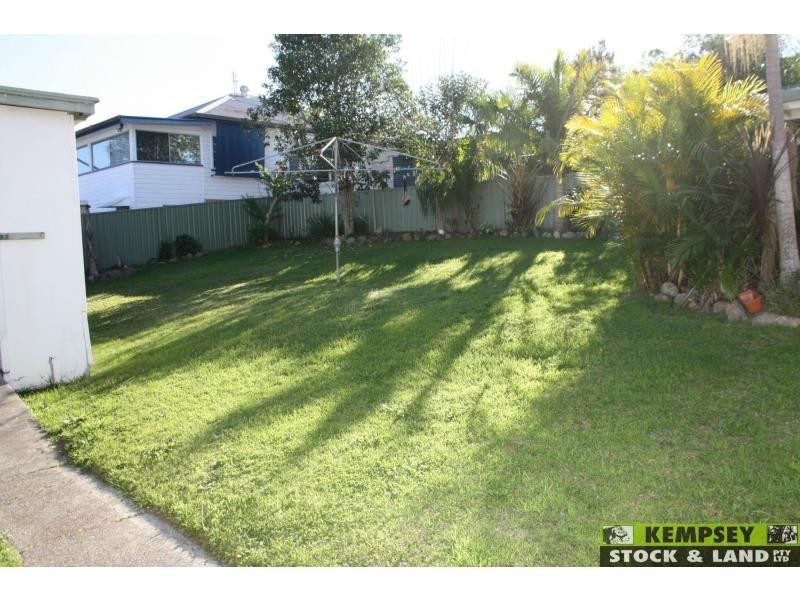 West Kempsey NSW 2440