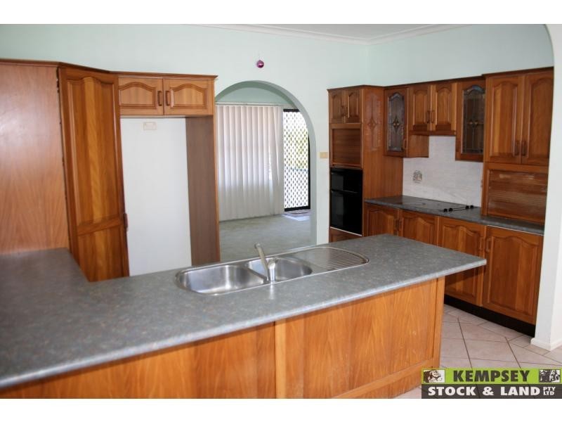 West Kempsey NSW 2440