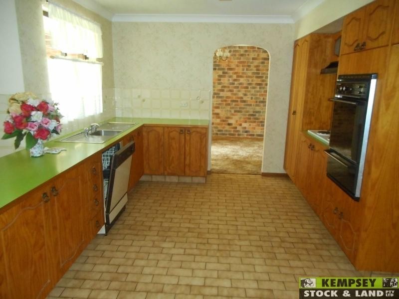 West Kempsey NSW 2440