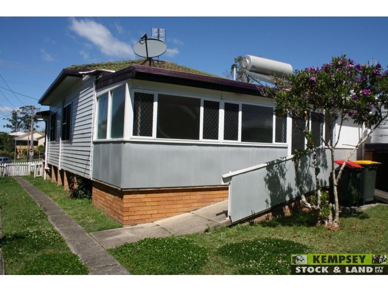 West Kempsey NSW 2440