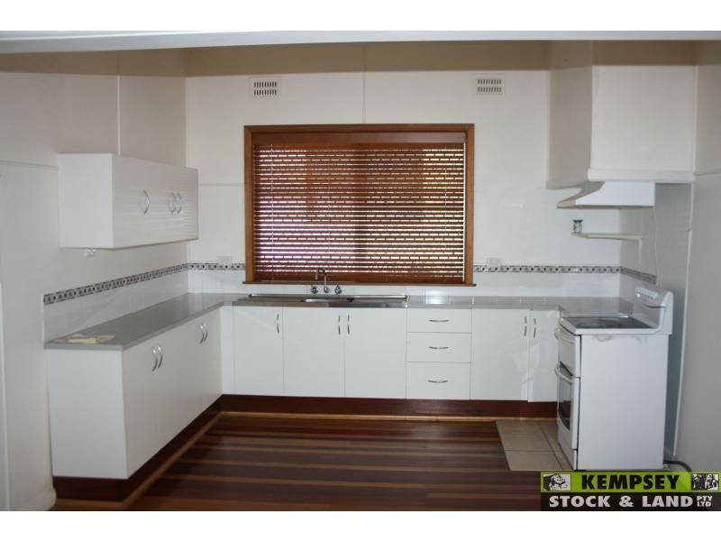 West Kempsey NSW 2440