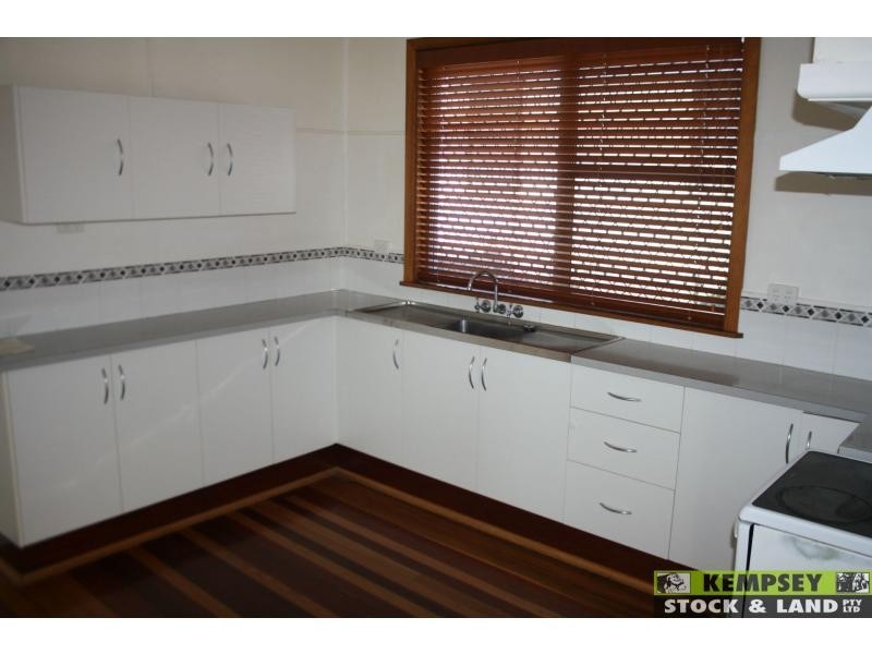 West Kempsey NSW 2440
