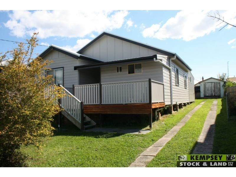 West Kempsey NSW 2440