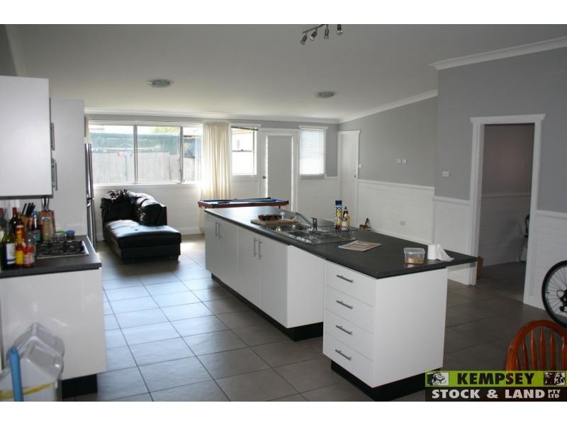 West Kempsey NSW 2440