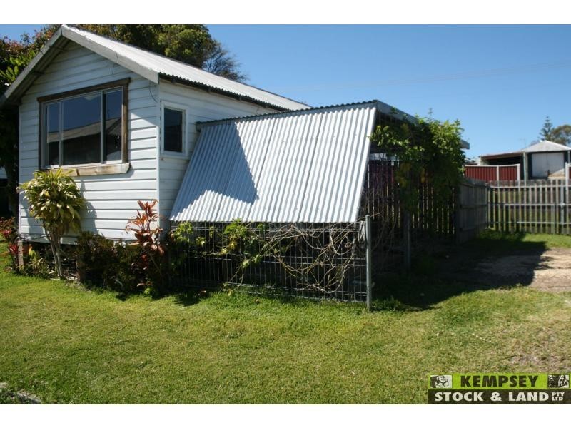 West Kempsey NSW 2440