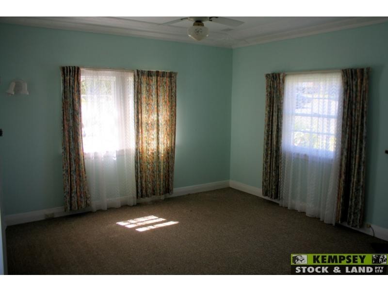 West Kempsey NSW 2440