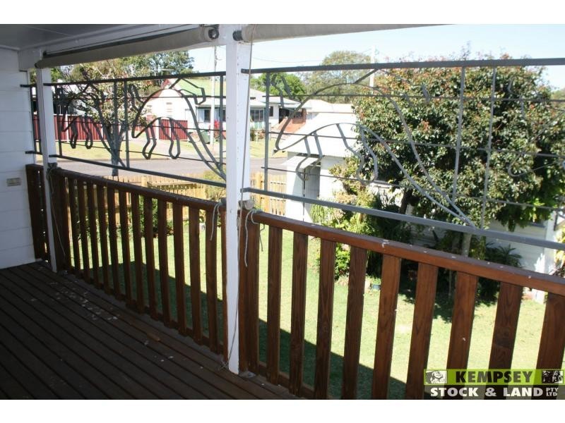 West Kempsey NSW 2440