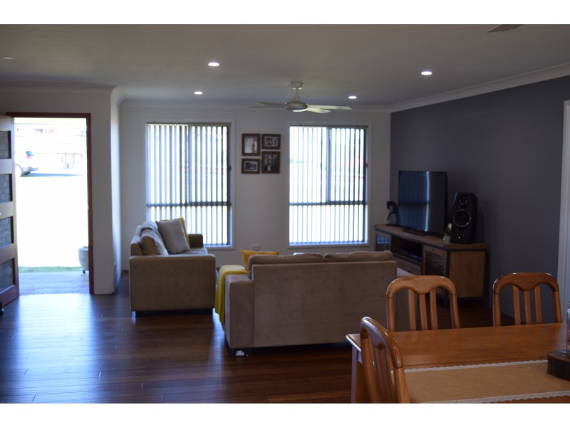 24 McPhillips Pl, Greenhill NSW 2440