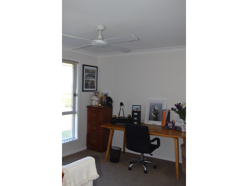 24 McPhillips Pl, Greenhill NSW 2440