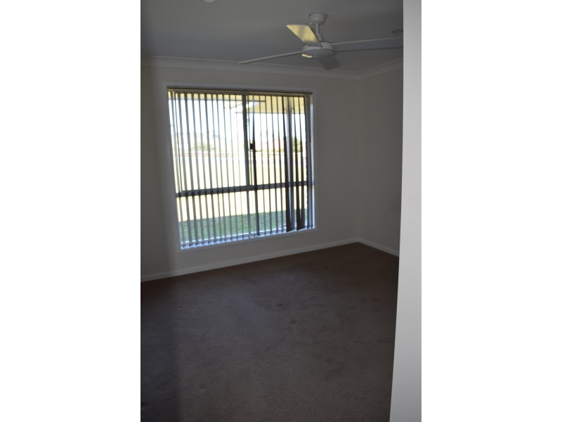 24 McPhillips Pl, Greenhill NSW 2440