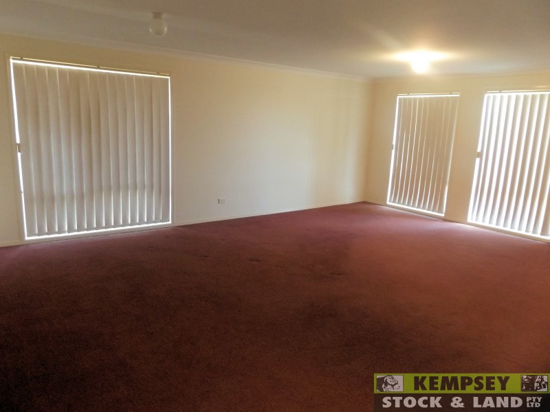 West Kempsey NSW 2440