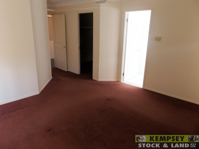 West Kempsey NSW 2440