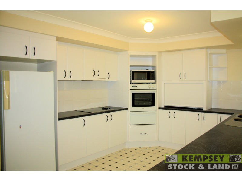 West Kempsey NSW 2440