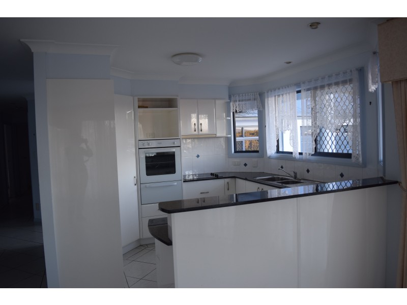 24 Peter Mark Cct, South West Rocks NSW 2431