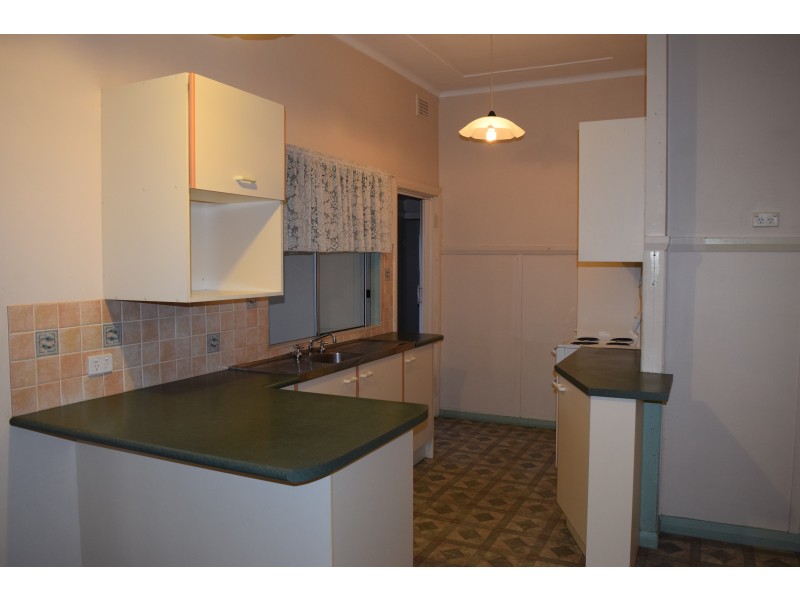 5 Greenfield Ave, West Kempsey NSW 2440