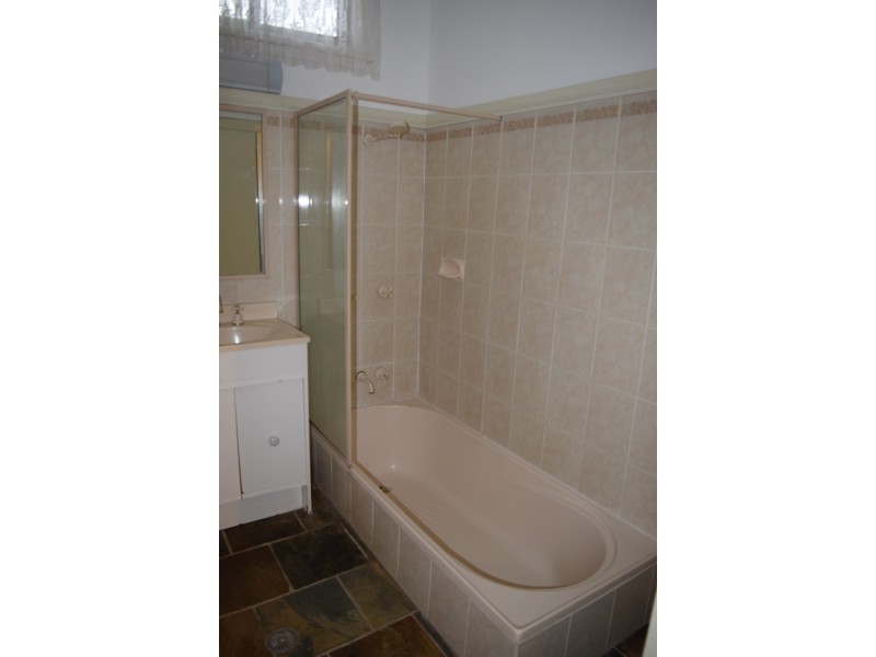 5 Greenfield Ave, West Kempsey NSW 2440