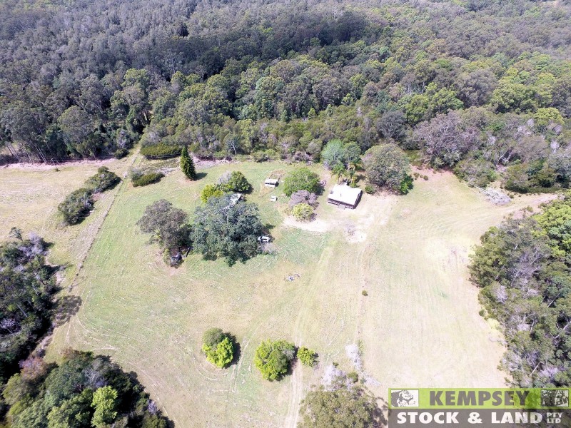 402 Battersons Road, Collombatti NSW 2440