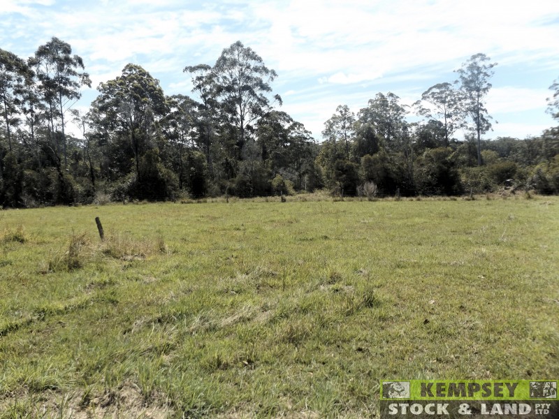 402 Battersons Road, Collombatti NSW 2440