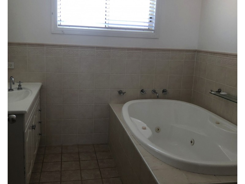5 John St, Gladstone NSW 2440