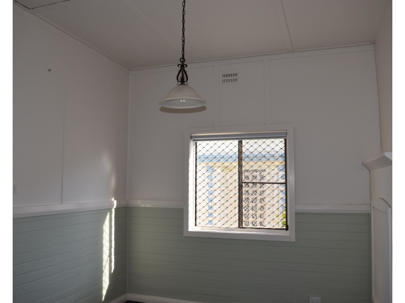 100 Broughton St, West Kempsey NSW 2440