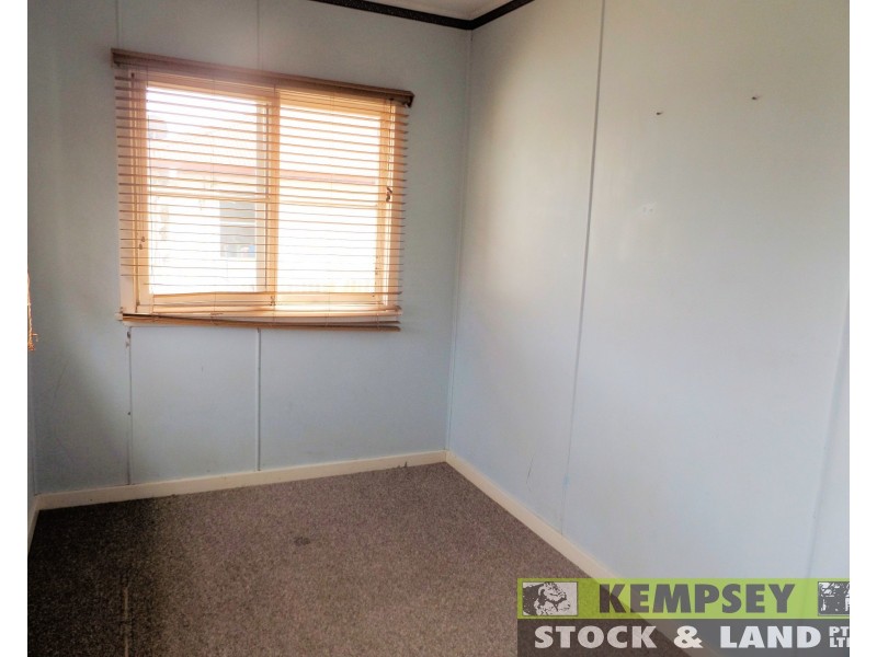 80 Kemp St, West Kempsey NSW 2440