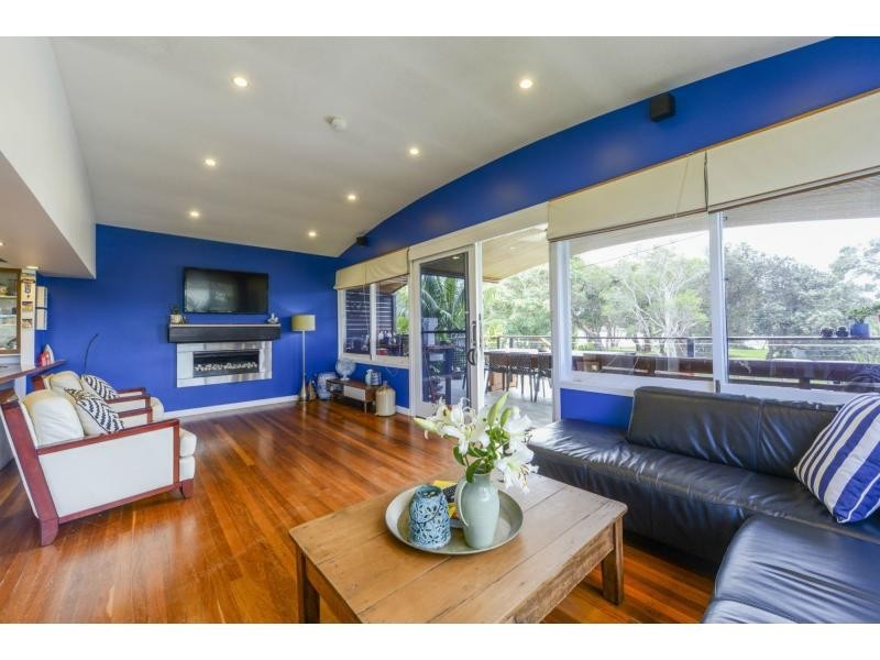 16 Lawson Street, Red Rock NSW 2456