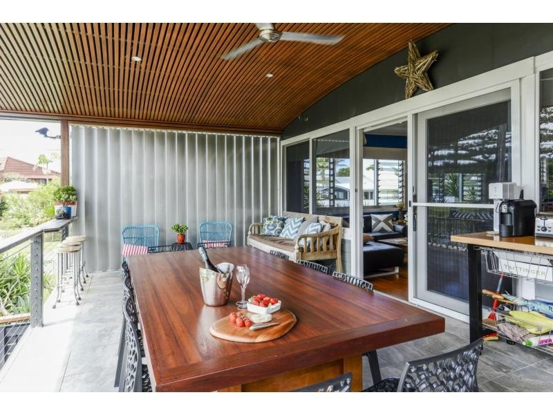 16 Lawson Street, Red Rock NSW 2456