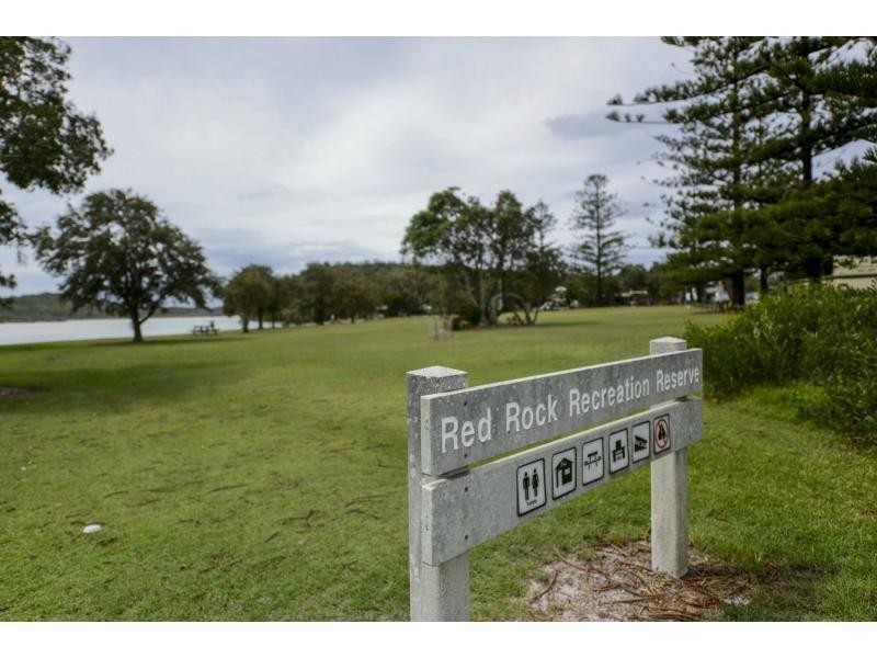 16 Lawson Street, Red Rock NSW 2456